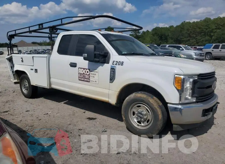 1FT7X2A67HEC94360 Photo# 4