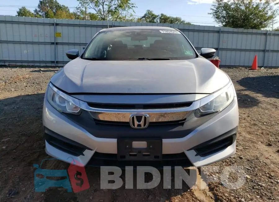 19XFC2F52GE215199 Photo# 5