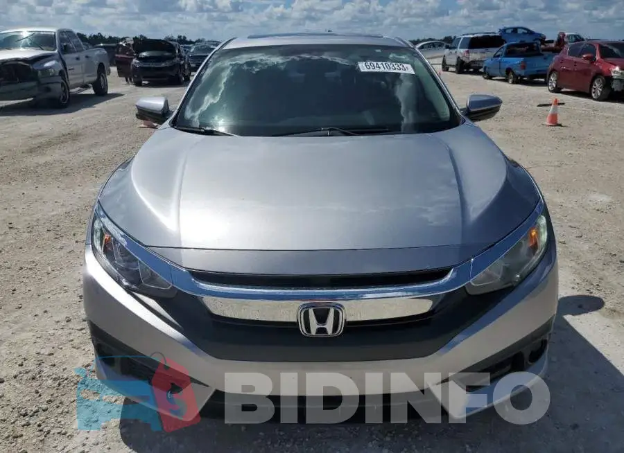 19XFC2F84HE061784 Photo# 5