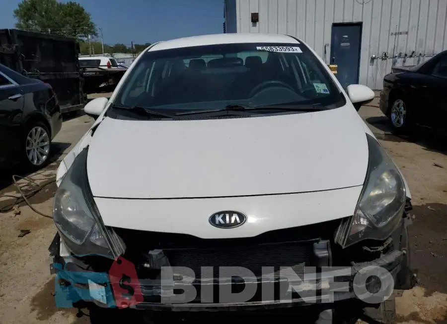 KNADM4A34G6603933 Photo# 5