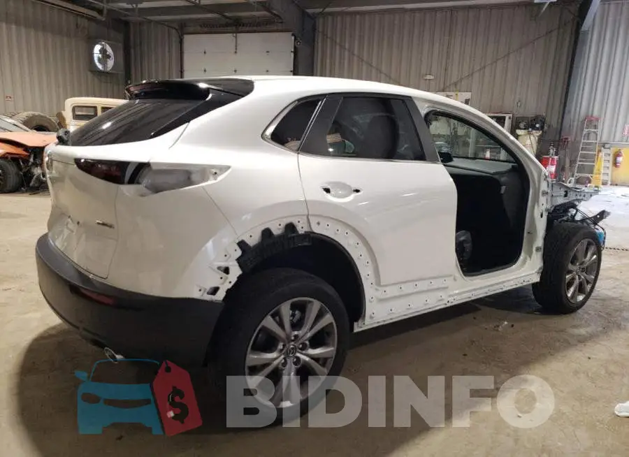 3MVDMBBM3PM557945 Photo# 3