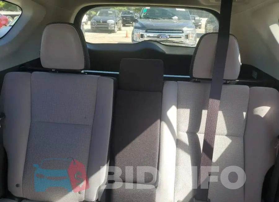 JTMRFREVXGJ089837 Photo# 10