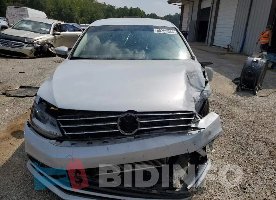3VW2B7AJ2HM330702 Photo# 5