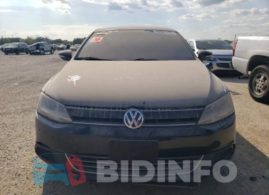 3VW637AJ5EM272806 Photo# 5