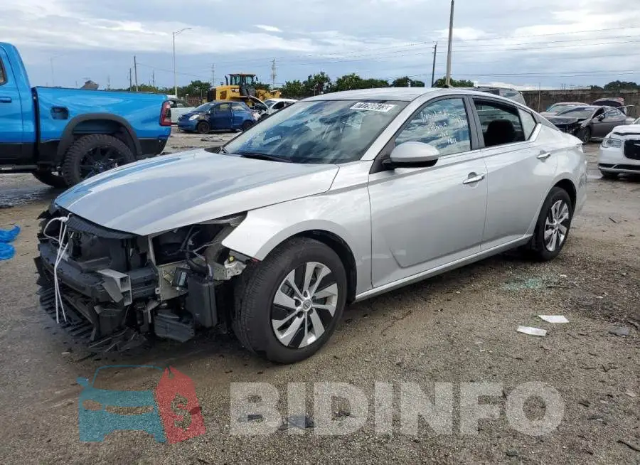 1N4BL4BV2PN350524 Photo# 1