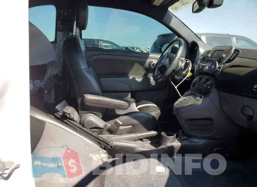 3C3CFFGE9HT550543 Photo# 10