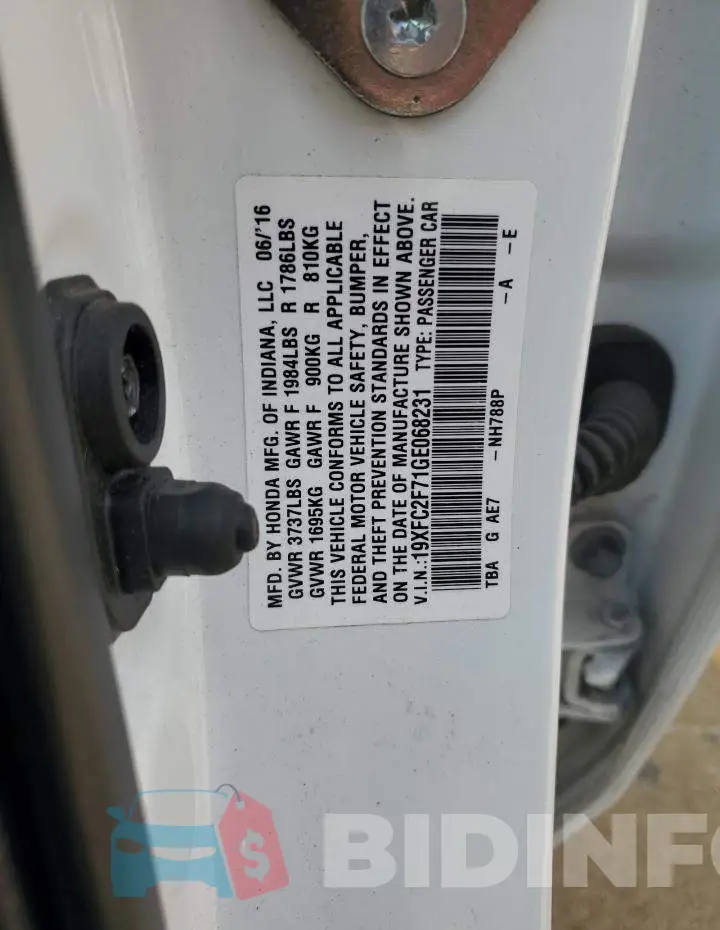 19XFC2F71GE068231 Photo# 12