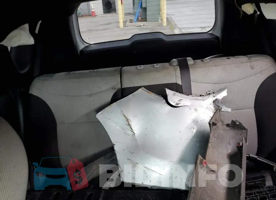 KNDJN2A2XF7760891 Photo# 10