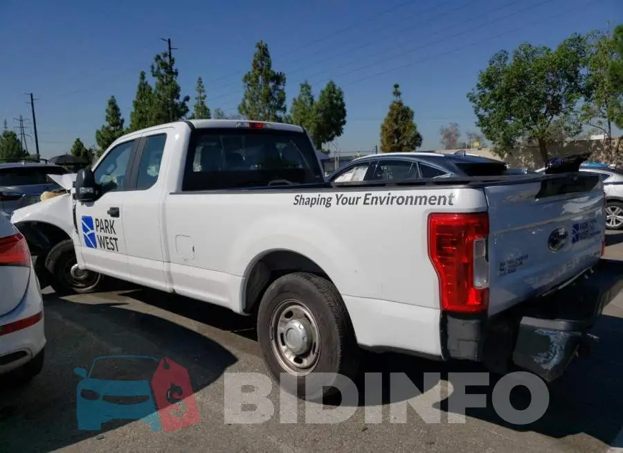 1FT7X2A69JEB98297 Photo# 2