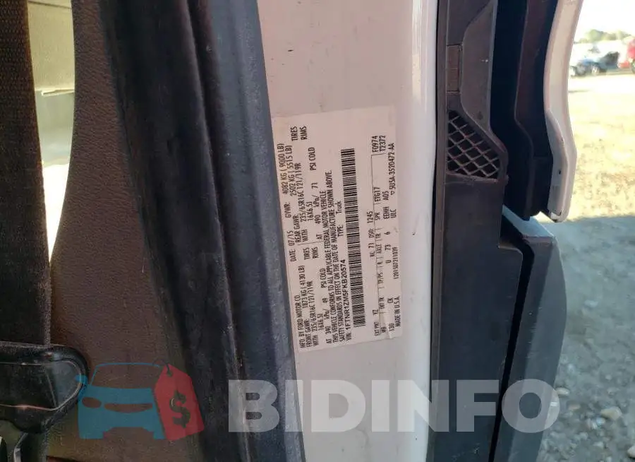 1FTNR1ZM5FKB20574 Photo# 14