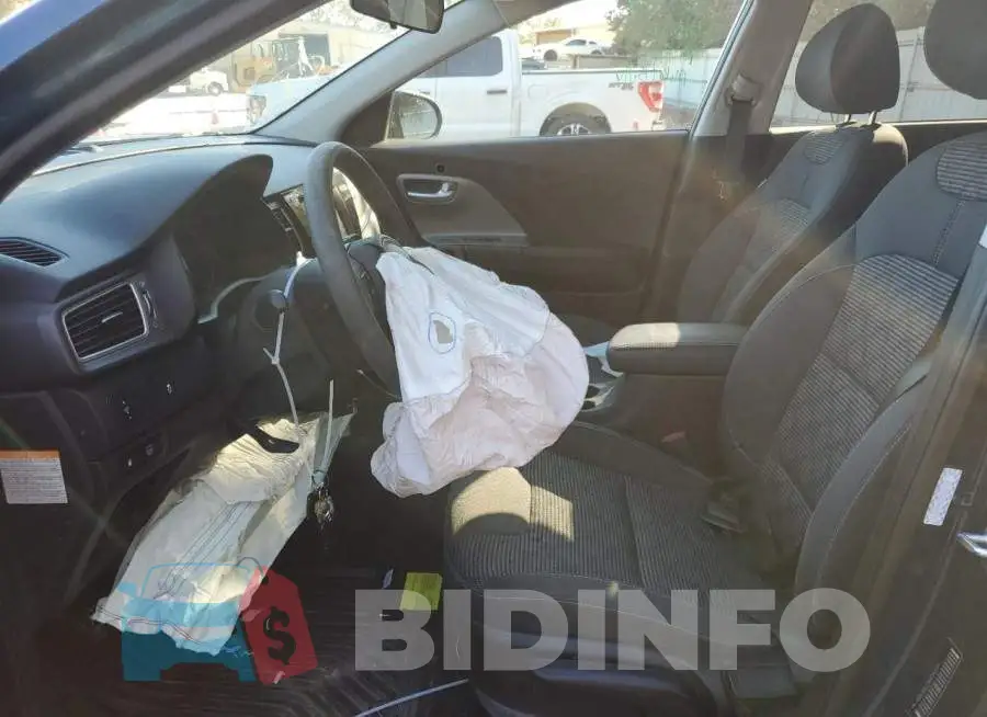KNDCB3LC0H5082017 Photo# 7
