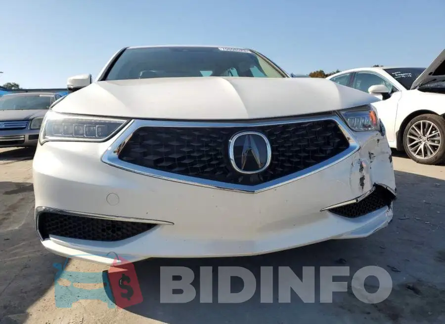 19UUB1F37KA010154 Photo# 5