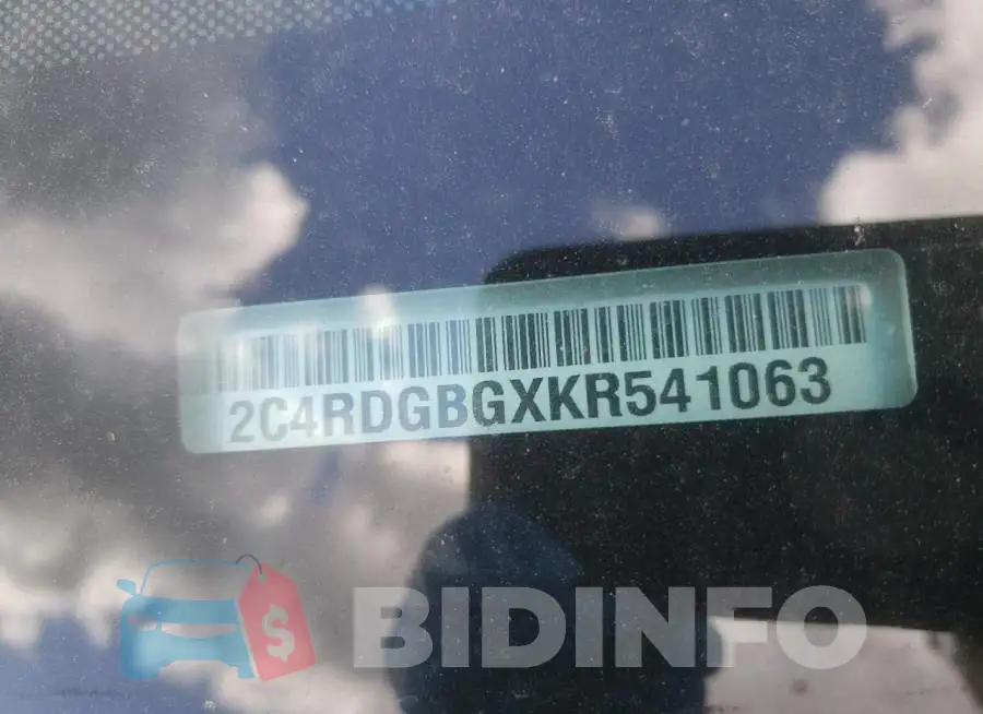2C4RDGBGXKR541063 Photo# 13