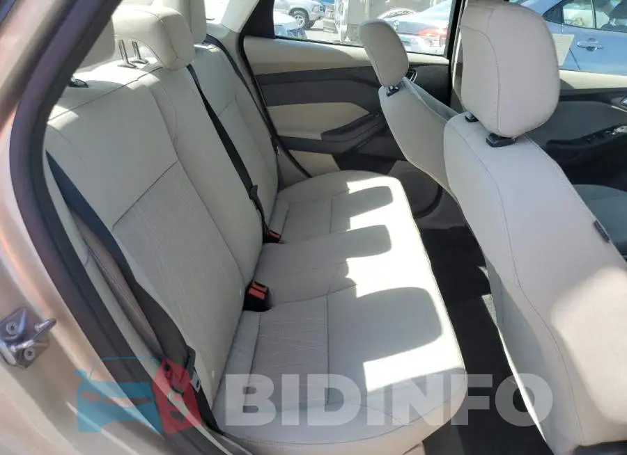 1FADP3FE7JL271239 Photo# 10