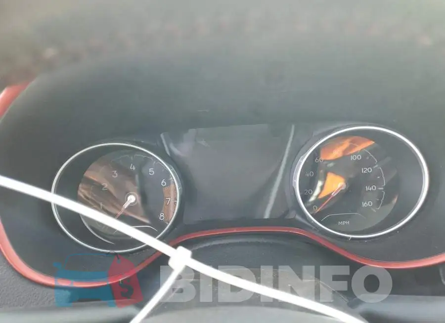 3C4NJDDB2KT618268 Photo# 9