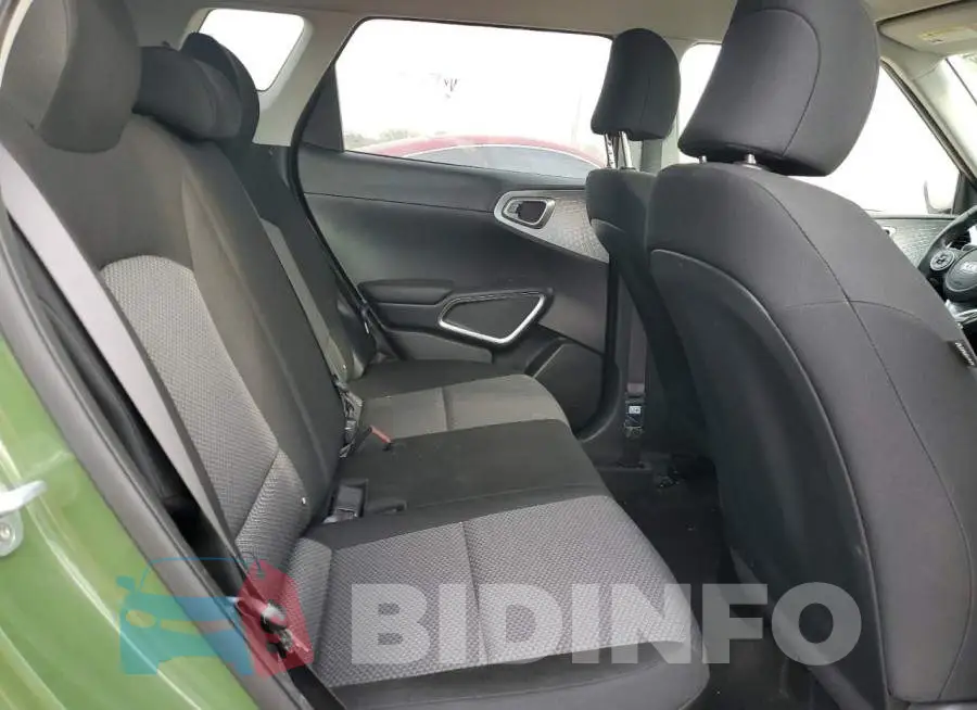 KNDJ23AU8L7044244 Photo# 10