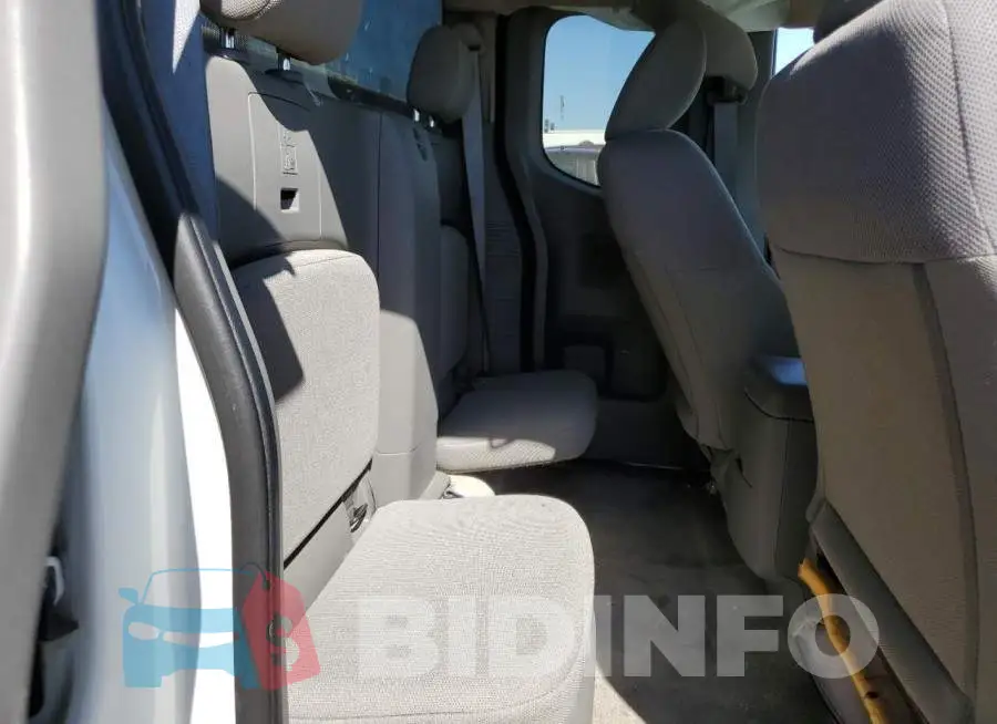 1N6BD0CT3JN710885 Photo# 10