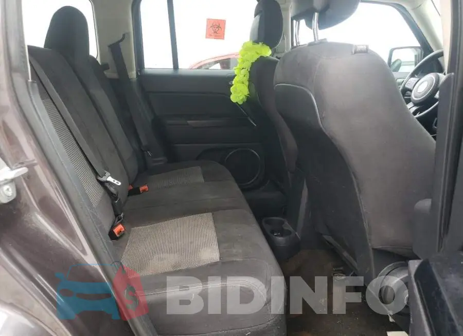 1C4NJPBB7FD431222 Photo# 11