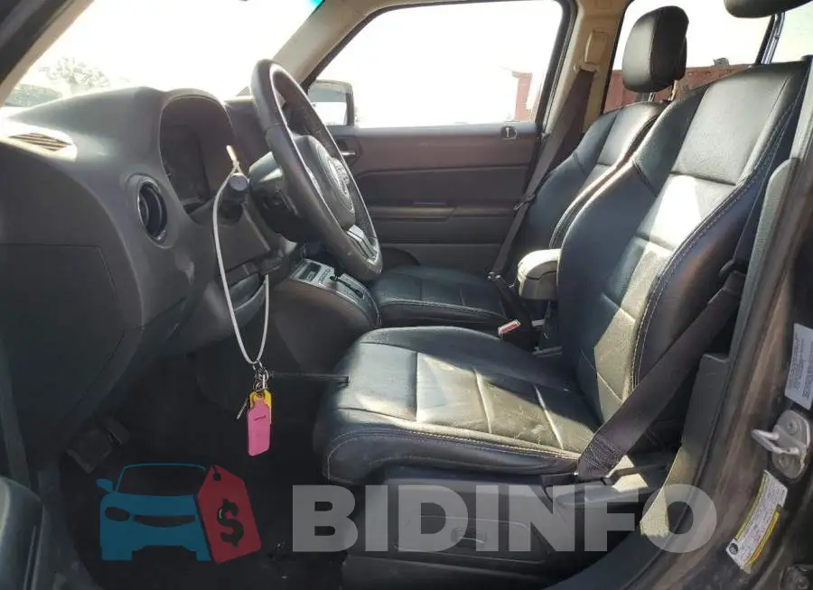1C4NJRFB7GD718566 Photo# 7