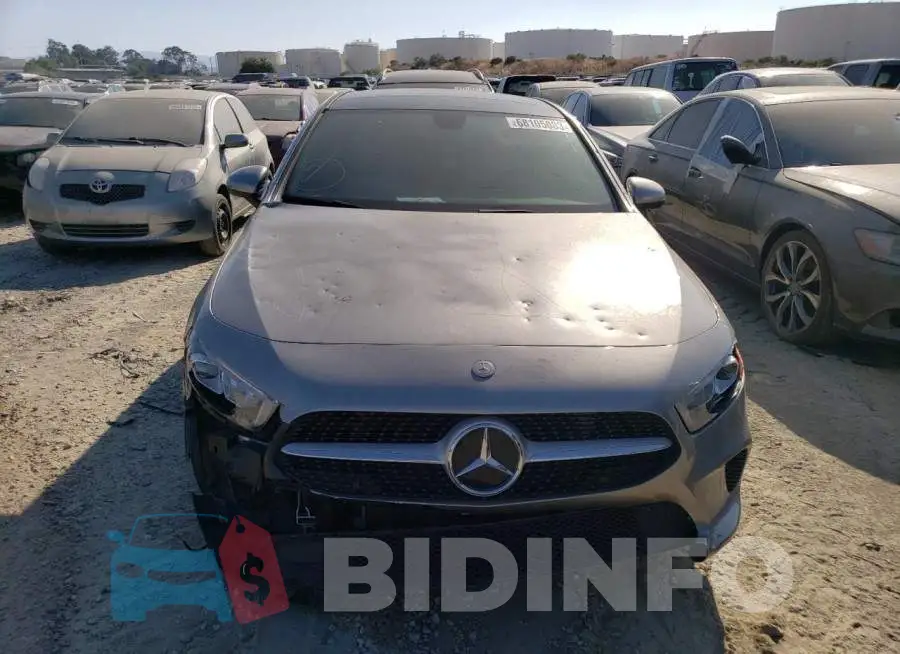 WDD3G4EB7KW017815 Photo# 5