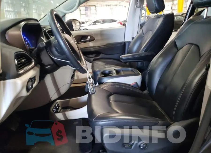 2C4RC1DG5LR257418 Photo# 7