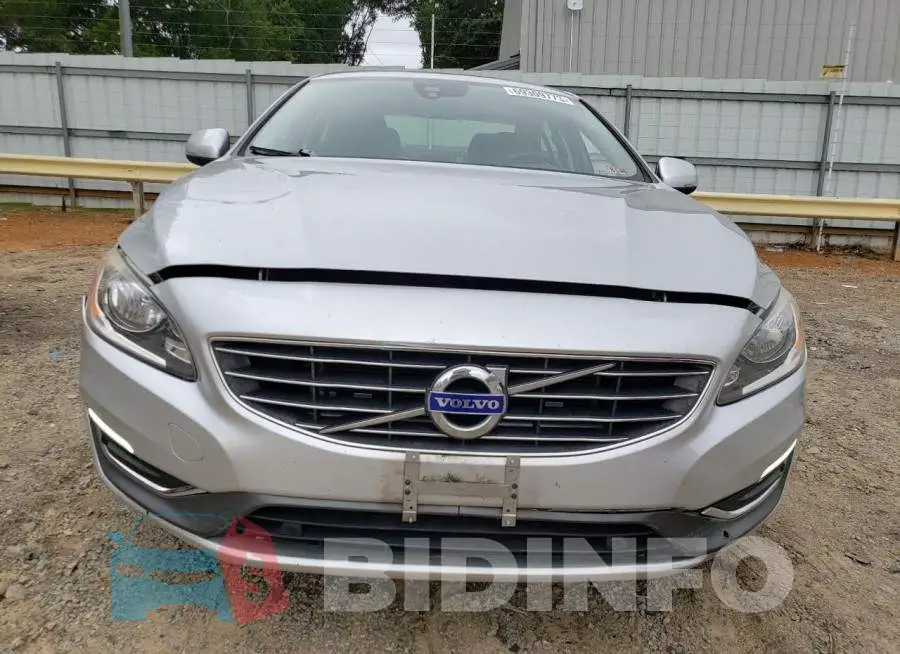 LYV402TK6HB135170 Photo# 5