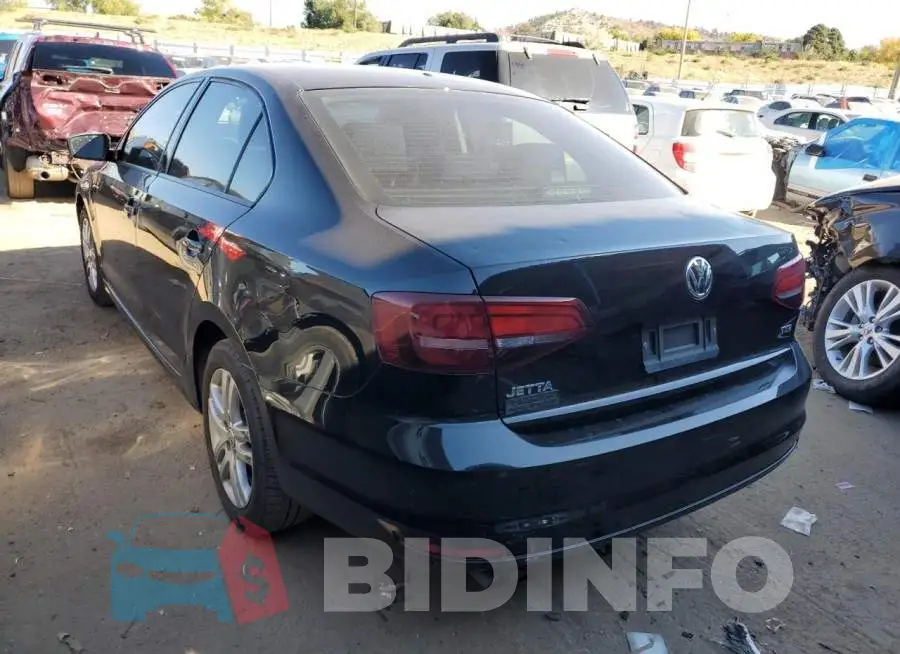 3VW2B7AJ0JM215490 Photo# 2