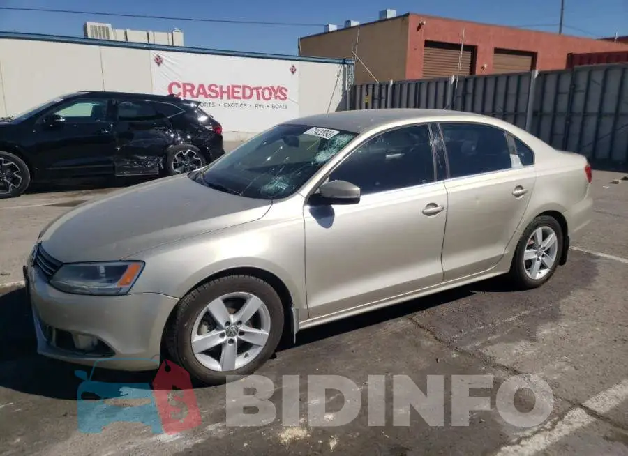 3VW3L7AJ9EM337241 Photo# 1