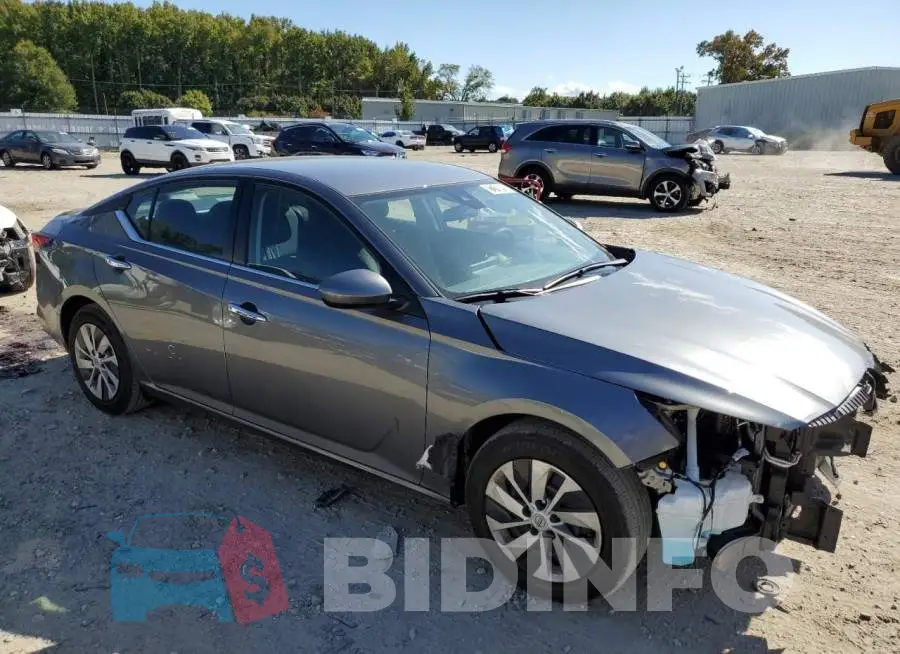 1N4BL4BV1PN305557 Photo# 4