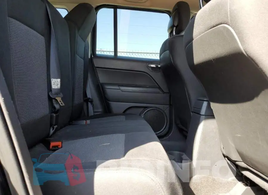 1C4NJRFB7ED520583 Photo# 11