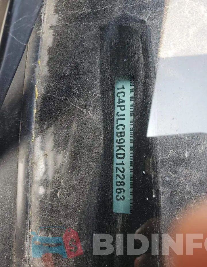 1C4PJLCB9KD122863 Photo# 12