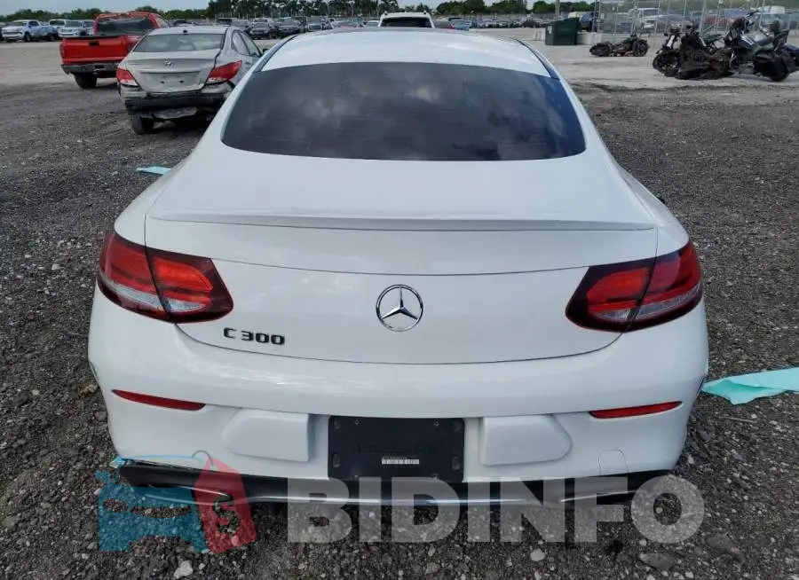 WDDWJ8DB2KF842958 Photo# 6