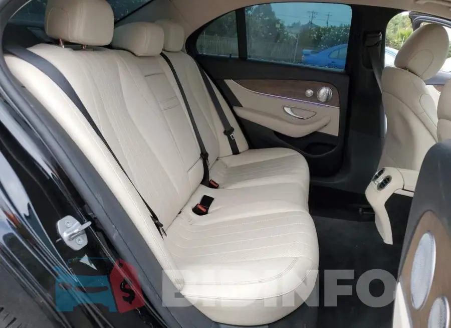 WDDZF4JB8HA262924 Photo# 10