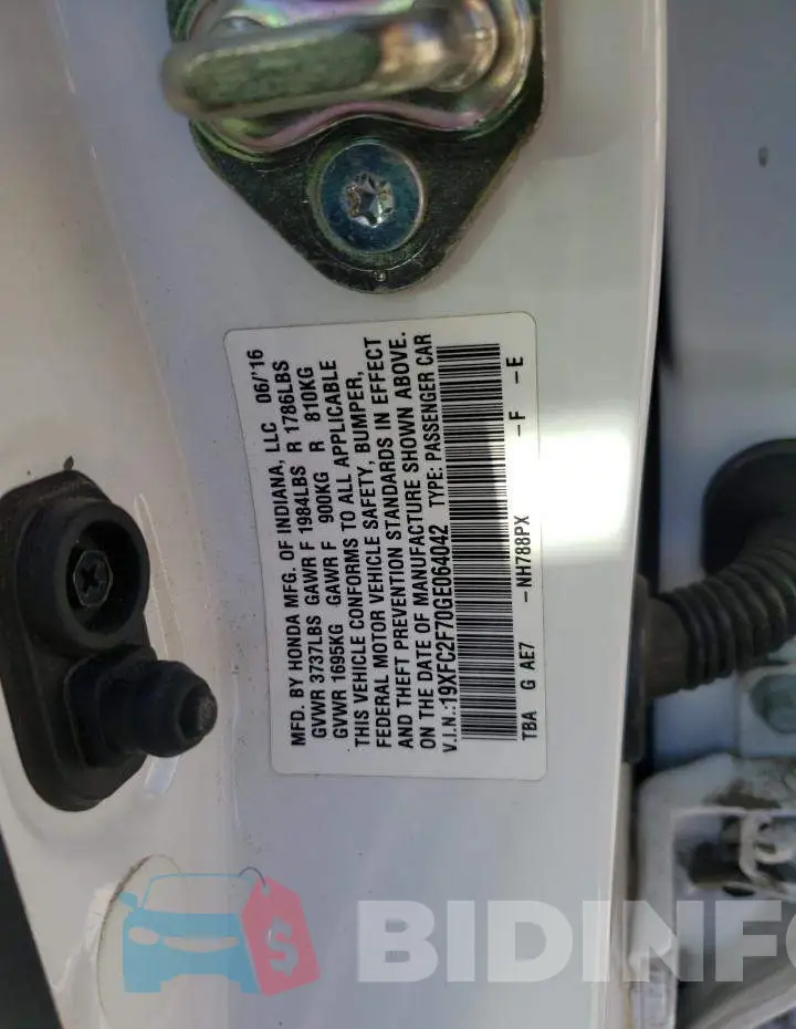 19XFC2F70GE064042 Photo# 12