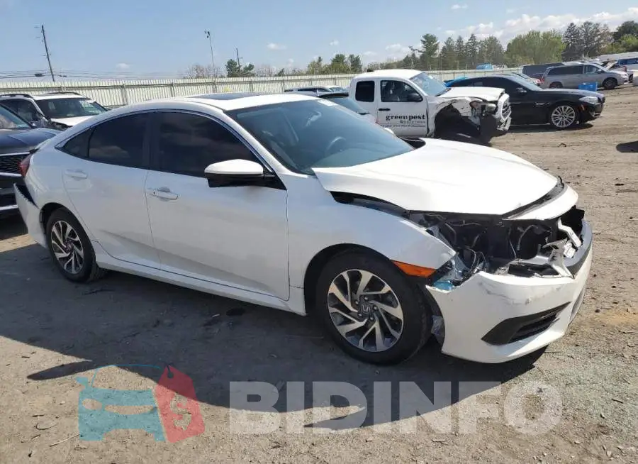 19XFC2F78JE207052 Photo# 4
