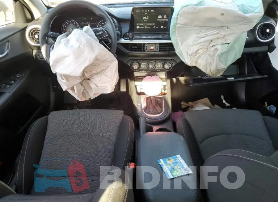 3KPF24AD6PE561611 Photo# 8