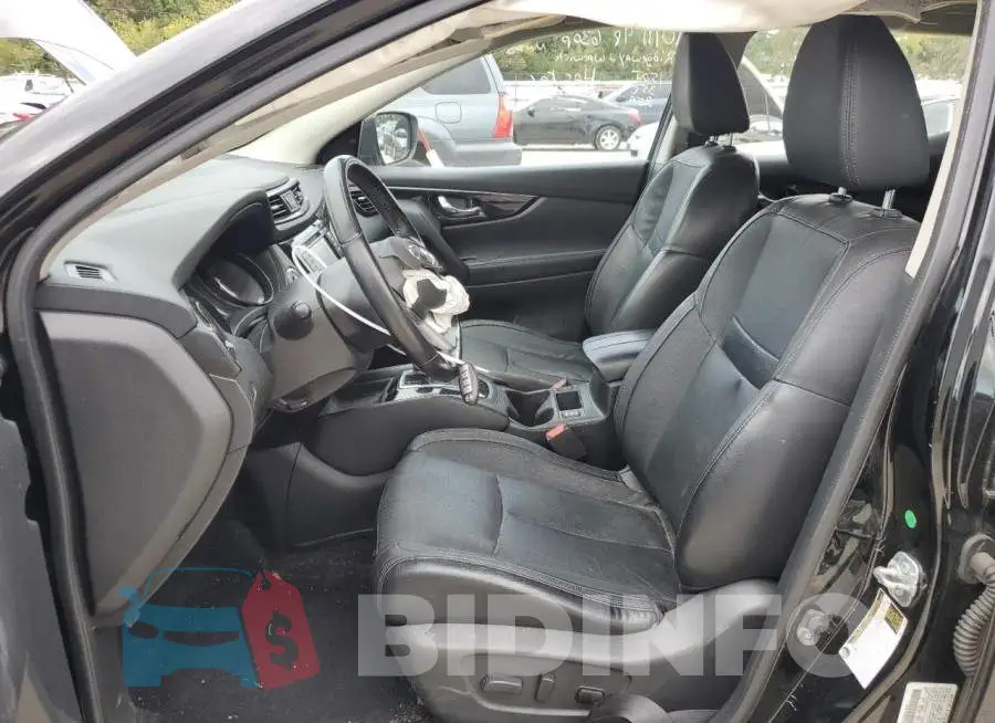 JN1BJ1CPXHW018439 Photo# 7