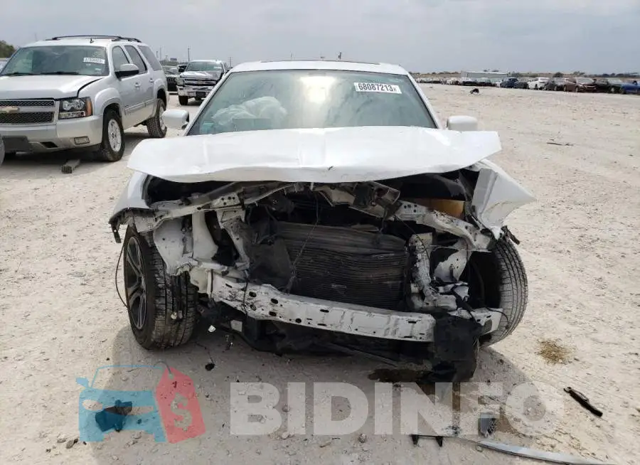 2C3CDXBG1KH703081 Photo# 5