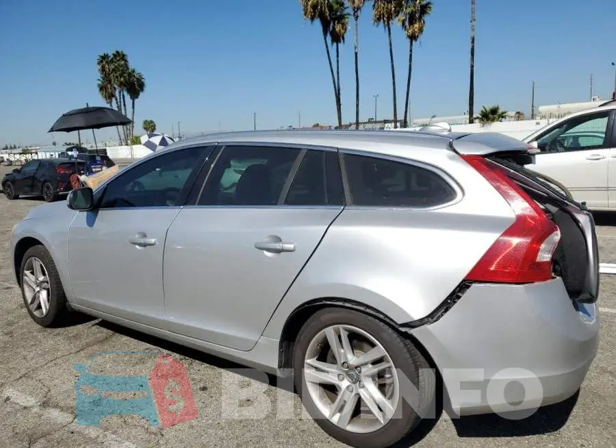 YV126MEB4F1185871 Photo# 2