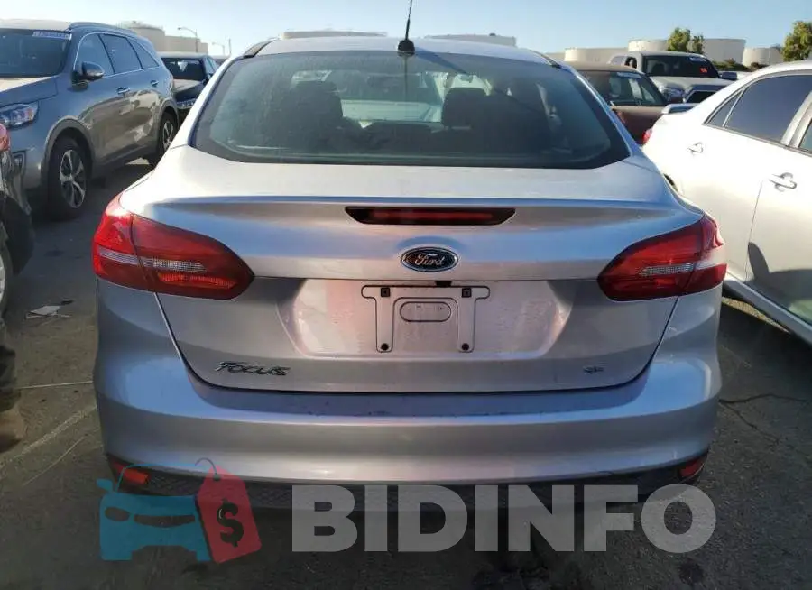 1FADP3F2XJL236989 Photo# 6