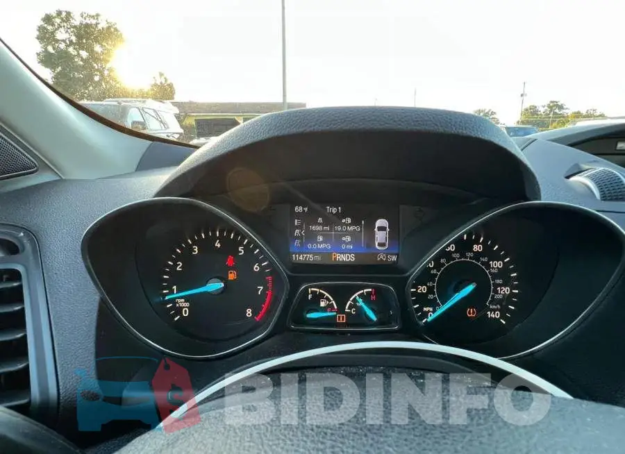 1FMCU9G96HUD94890 Photo# 1