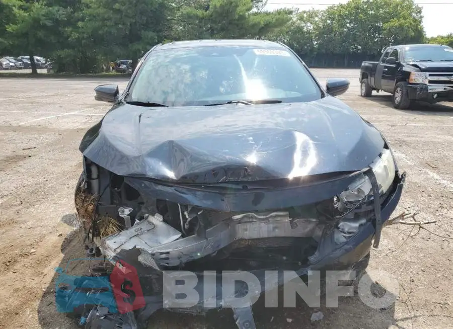 19XFC2F82GE048255 Photo# 5