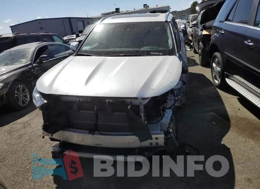 5TDXBRCH4PS571352 Photo# 5