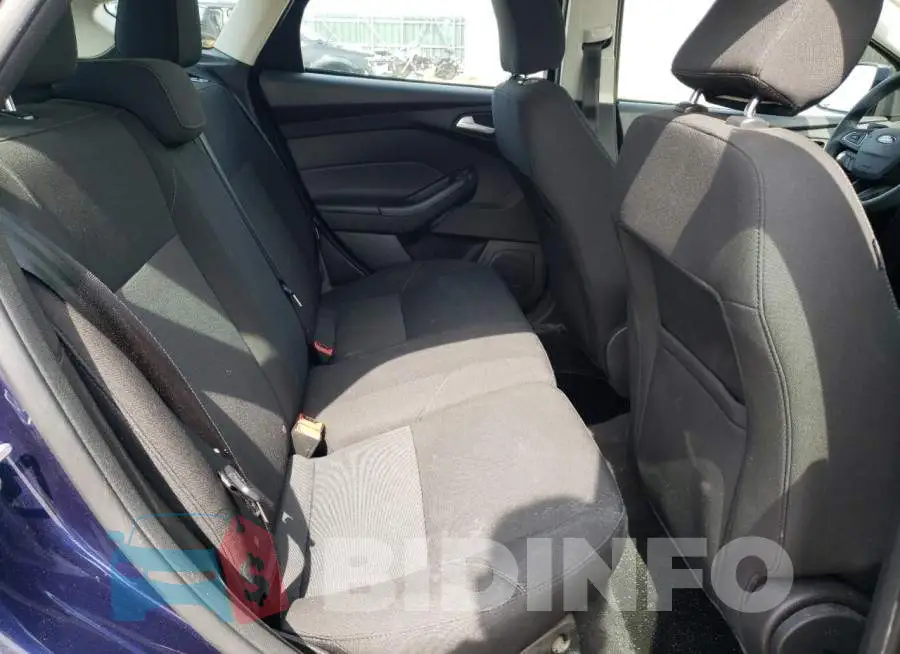 1FADP3M23HL269636 Photo# 10