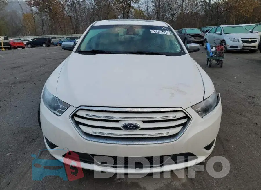 1FAHP2F8XJG136397 Photo# 5