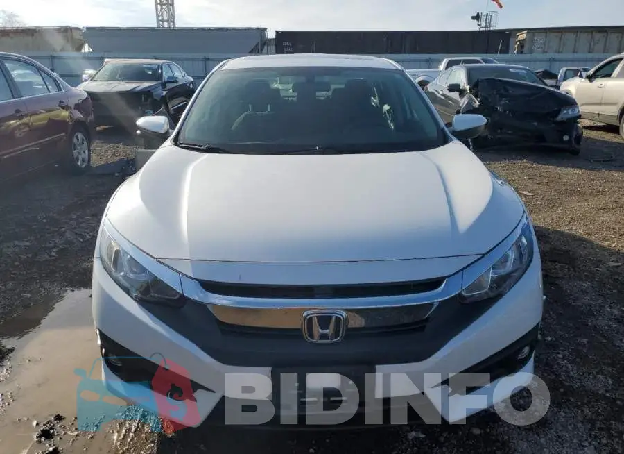 19XFC1F30GE007735 Photo# 5