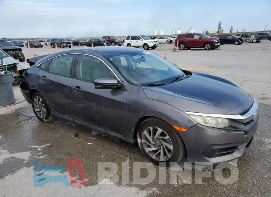 19XFC2F72GE031897 Photo# 4