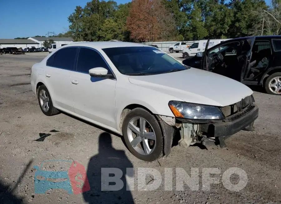 1VWBS7A32FC015480 Photo# 4