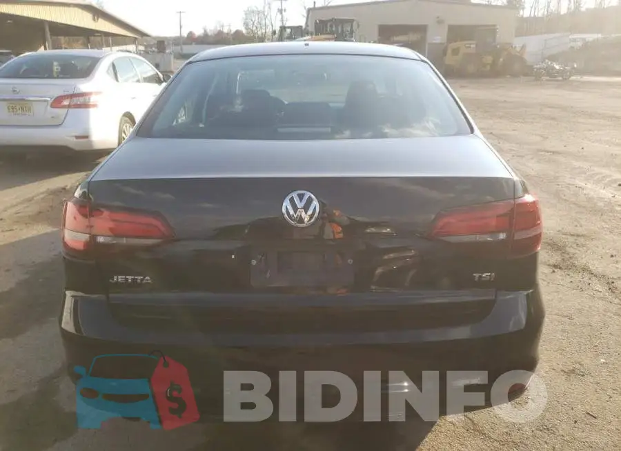 3VW167AJ2HM321627 Photo# 6