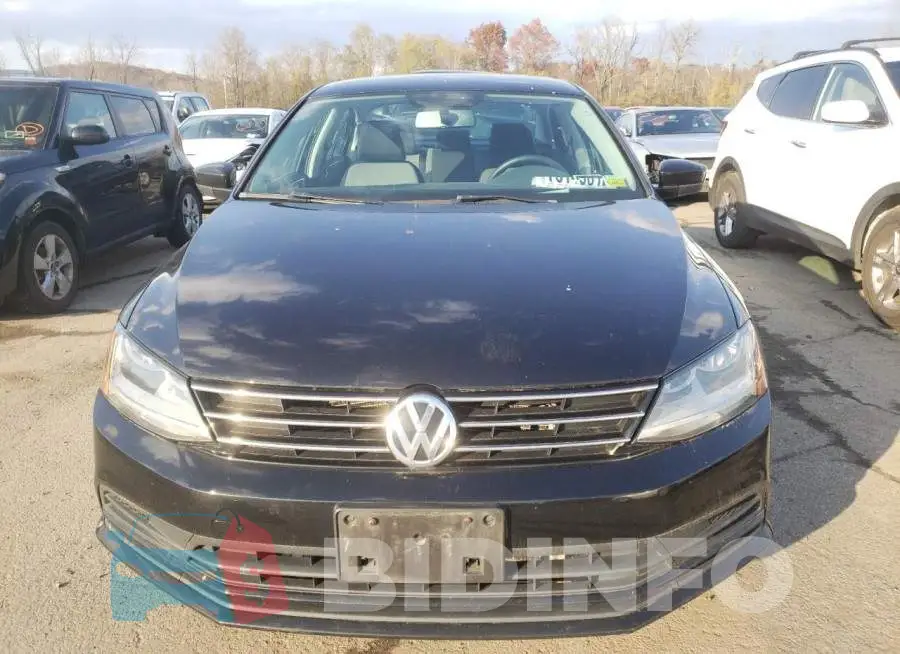 3VW167AJ2HM321627 Photo# 5